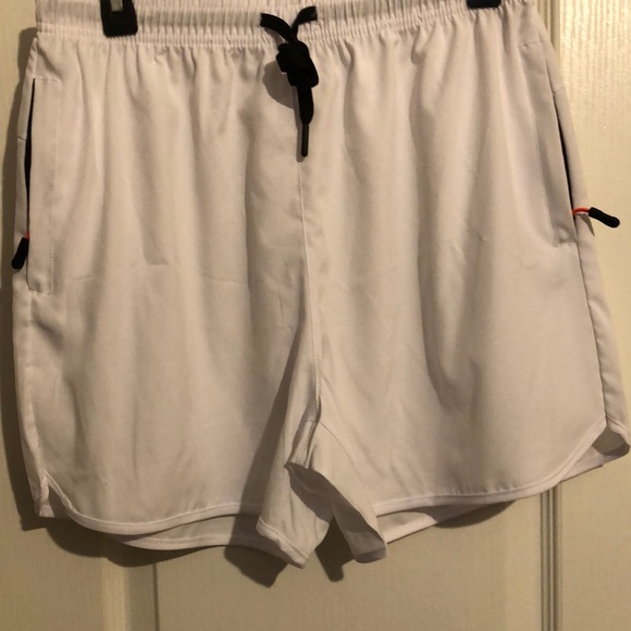 Pants - Ladies White Shorts Size Small.